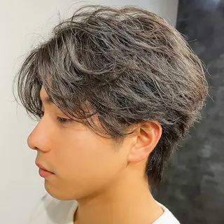メンズ 表参道フェザーパーマ ニュアンスパーマのヘアスタイル