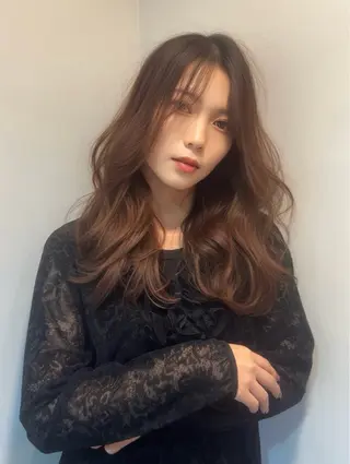 セミロング レイヤーカット/ 鐙大斗アブミヒロトのヘアスタイル