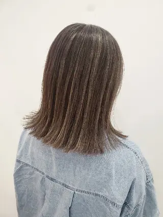 ミディアム 齋藤 愛美のヘアスタイル