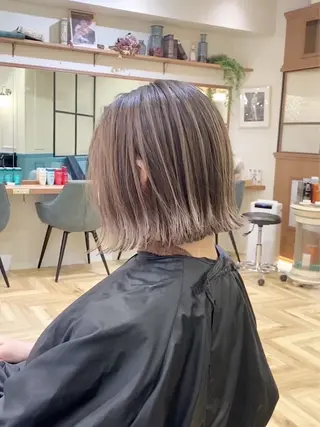 ミディアム カラー ボブ🎀 艶カラー🎀こころのヘアスタイル