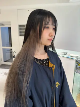 ロング カラー MAO SHIRATOのヘアスタイル