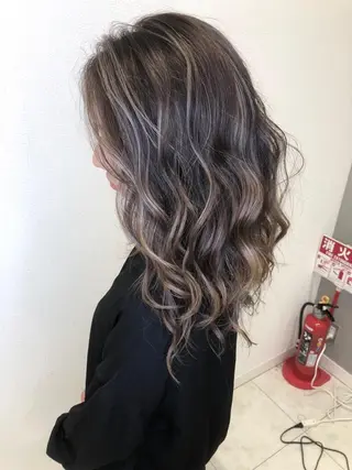 セミロング カラー 海外風レイヤーカット 👑店長　平松　由のヘアスタイル