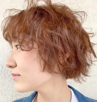 ショート パーマ アブアイ所属・艶髪・酸性ストレート フリツのヘアスタイル