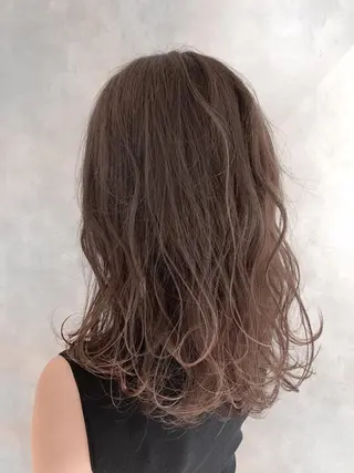 ミディアム ANDO HIKARIのヘアスタイル