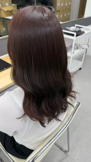 ロング カラー 橘 芽久美のヘアスタイル