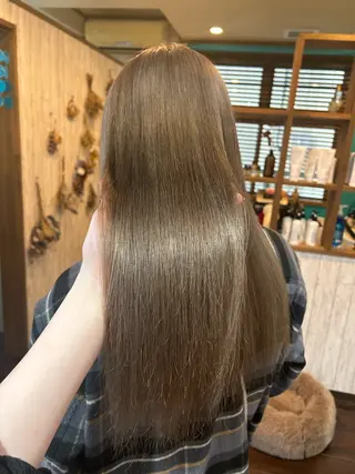 ロング 早坂 さくらのヘアスタイル