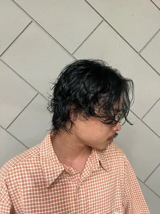 ミディアム メンズパーマ 岩成健志郎のヘアスタイル