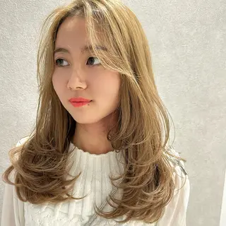 セミロング カラー パーマ ヘアアレンジ FERiCIA. 表参道所属・レイヤーカット 🪄吉野翔悟のヘアスタイル