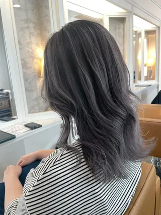 セミロング ブリーチ毛矯正.髪質 改善.髪にドラマをのヘアスタイル