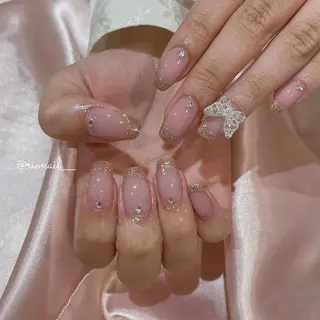 ネイル 𝘙𝘪𝘰𝘯𝘢 ...🕯🤍のネイルデザイン