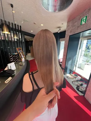 カラー EARTH 三重県 四日市店所属・髪質改善/ ハイトーン/坂本拓のヘアスタイル