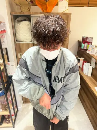 ショート カラー メンズ Oasisgarden所属・レイヤー/ブリーチ MOMOのヘアスタイル