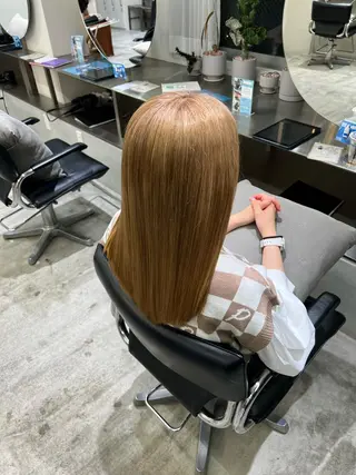 ロング HERMITAGE YUDUKIのヘアスタイル