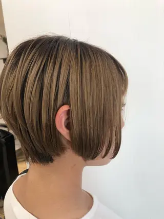 ショート うる艶レイヤーカット hinakoのヘアスタイル