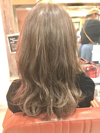 ミディアム カラー パーマ 増子 幹樹のヘアスタイル