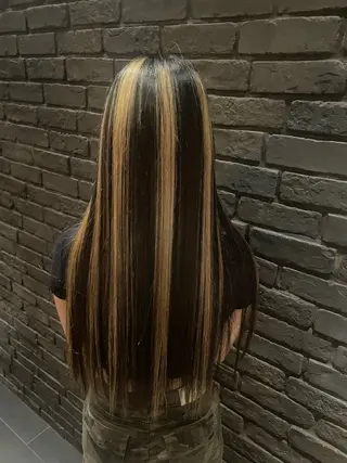 カラー MINX 野村実莉 カット/パーマのヘアスタイル