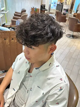 パーマ メンズ 増渕 駿介のヘアスタイル