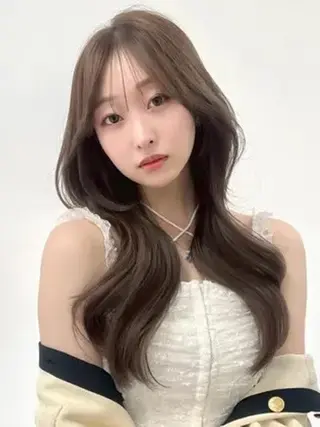 カラー 💘トレンドスタイル 💘透明感ヘアのヘアスタイル