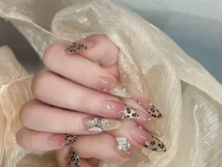 ネイル 石井 百合のネイルデザイン