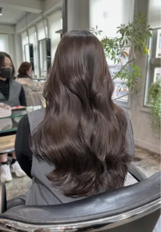 ロング カラー 元町神戸 國井椋介のヘアスタイル