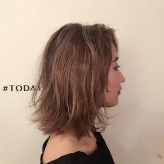 ミディアム ホワイト&レイヤーカ ットエクステ長畠俊輔のヘアスタイル