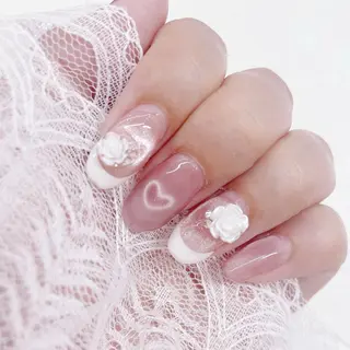 ネイル AYA Reginaのネイルデザイン