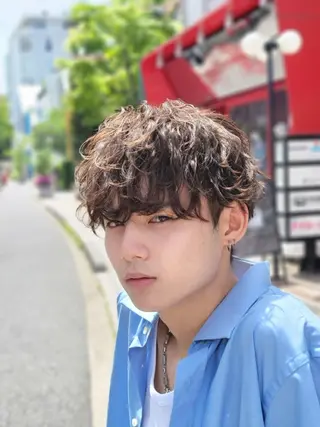 ショート カラー パーマ メンズ fifthメンズ原宿 波巻きパーマ平居俊太のヘアスタイル