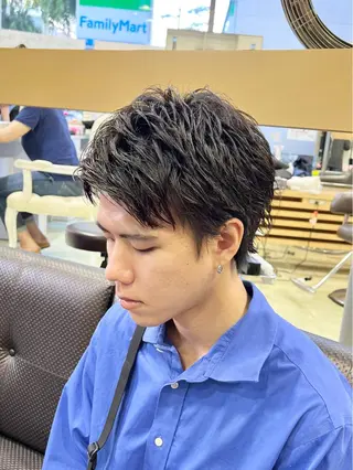 ショート パーマ メンズ アイブロウ ﾎｯﾄﾍﾟｯﾊﾟｰ に移行中【かな】のヘアスタイル