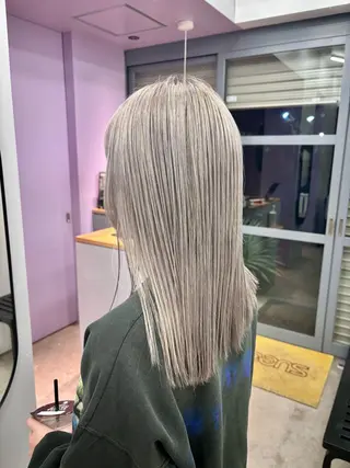 カラー マツザキ メグミのヘアスタイル
