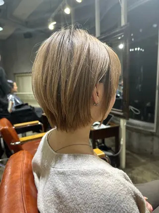 ショート yelm所属・🫒オリーブカラー ミディアムレイヤー✨のヘアスタイル