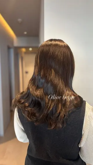 ロング カラー 髪質改善カラー ベージュ🤎YUMEのヘアスタイル