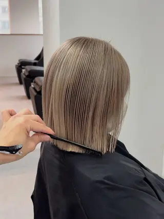 ミディアム カラー ULu. Manamiのヘアスタイル