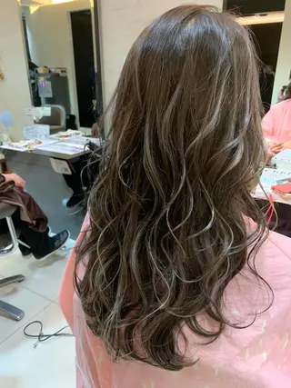 セミロング 🇺🇸ハイライト特 化美容師🇺🇸漆沢のヘアスタイル