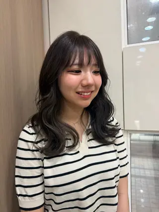 セミロング 🌈 ひな🐣のヘアスタイル