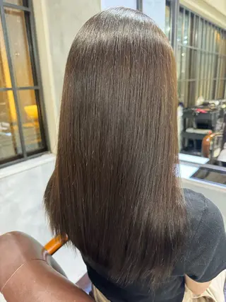 セミロング カラー 髪質改善/縮毛矯正/ 艶髪/春山良太のヘアスタイル