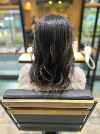 セミロング カラー 🎀たな 🧸のヘアスタイル