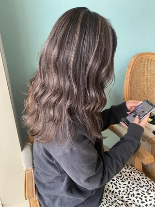 ロング カラー 藤井 貴美子のヘアスタイル