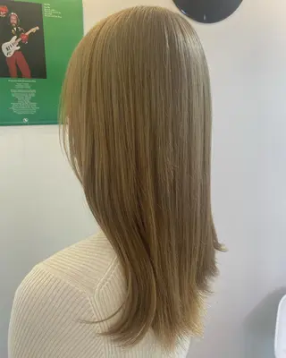 セミロング aoi ♡グレージュ ・ベージュカラーのヘアスタイル
