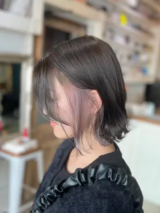 カラー ショート shoto ベージュカラー、ボブのヘアスタイル
