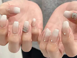 ネイル Shis_🦄shi 韓国風キラキラネイルのネイルデザイン