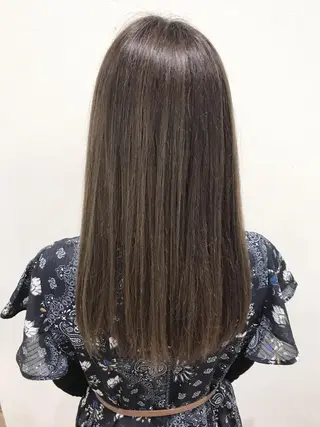 ロング 足立 磨咲のヘアスタイル