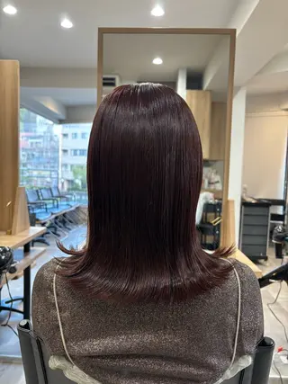 ミディアム カラー 浦川 麗美のヘアスタイル