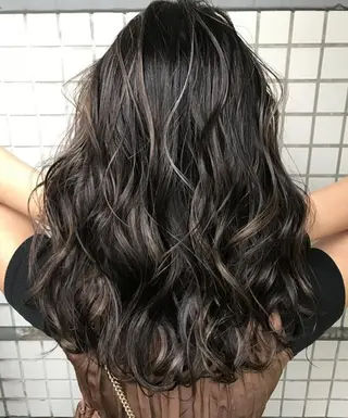 カラー ＦＵＮＩＣ ファニックのヘアスタイル