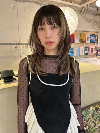 セミロング カラー Loom.所属・村上雅人 ナチュラルモードのヘアスタイル