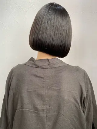 ショート カラー ヘアアレンジ 切りっぱなしボブ/ デザインカラー店長のヘアスタイル