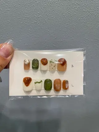 ネイル R'well所属・はばすみれ🎀ﾈｲﾙ 光ﾌｪｲｼｬﾙ ﾍｱのネイルデザイン