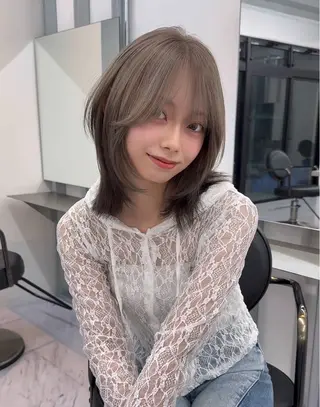 カラー ViVIE所属・VIVIE天神 ブリーチのヘアスタイル