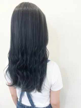 ロング カラー Hanna by W_SALONのヘアスタイル