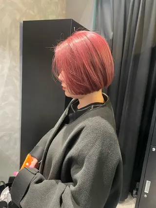 ショート ケアブリーチ/ エクステ/レイヤーのヘアスタイル