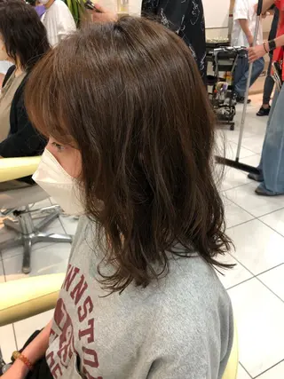 ミディアム パーマ 七井 香奈 (なないかな)のヘアスタイル